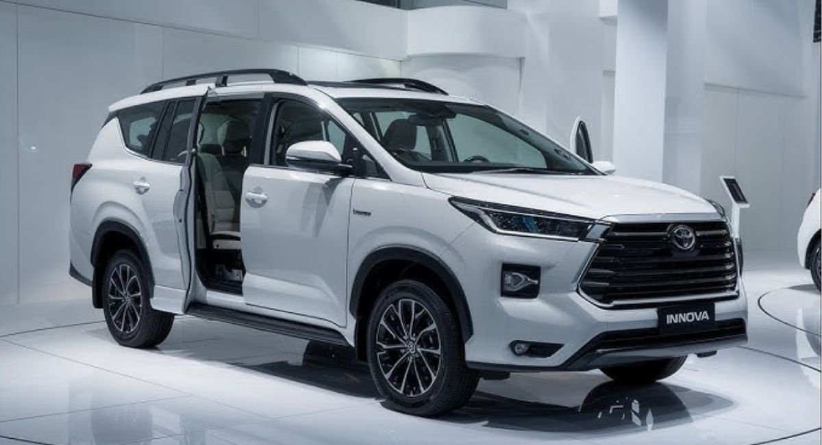 Toyota Innova Hycross 2025